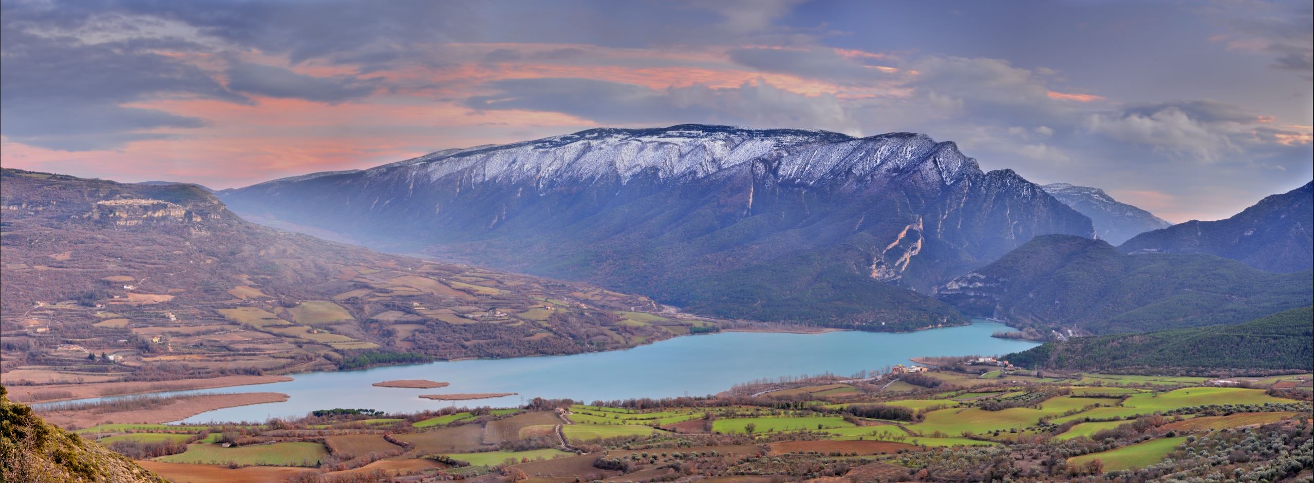 Paisatge del Montsec a l'hivern